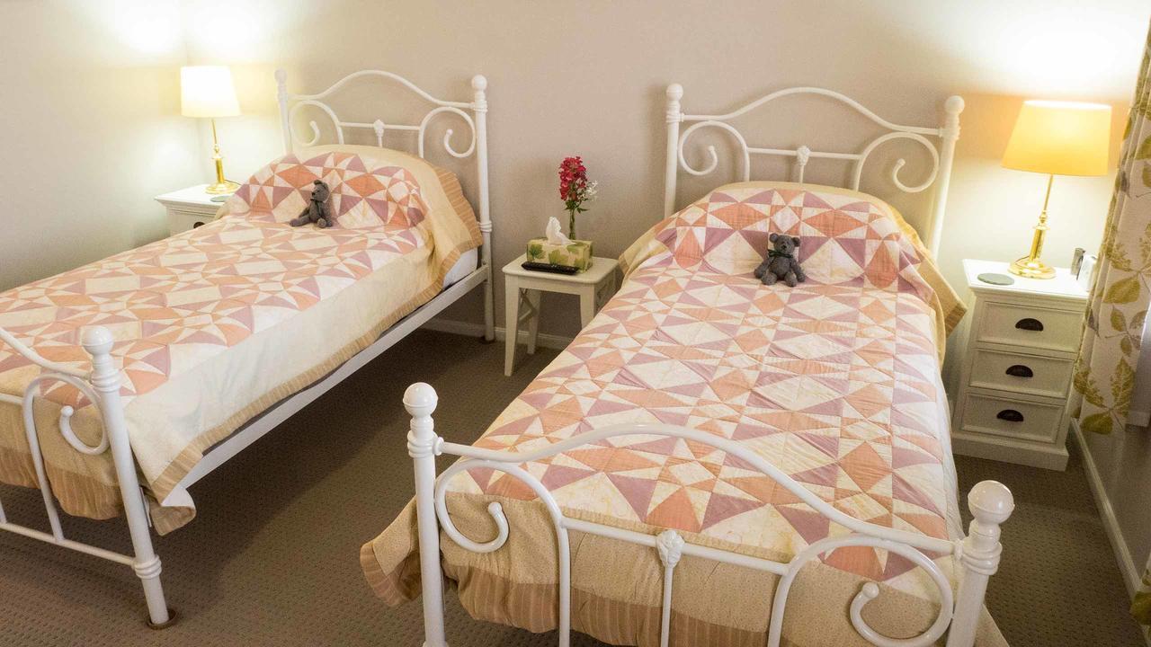 Rezare House Bed & Breakfast Уолару Екстериор снимка