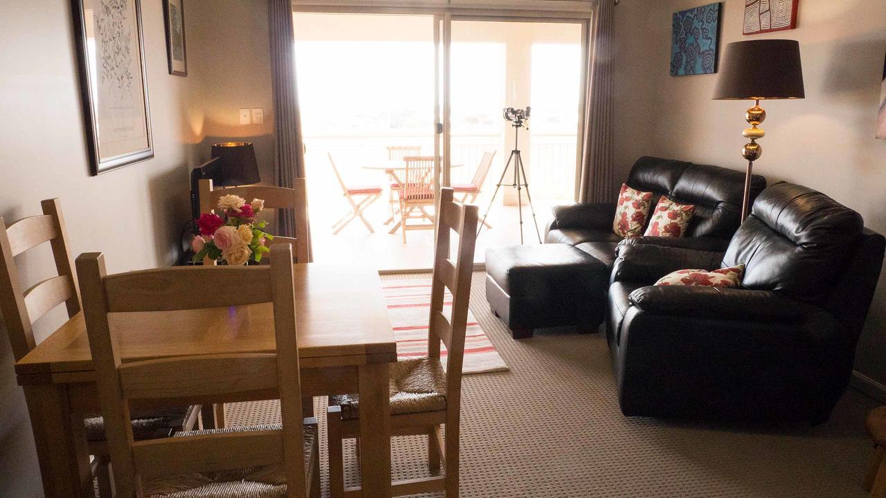 Rezare House Bed & Breakfast Уолару Екстериор снимка