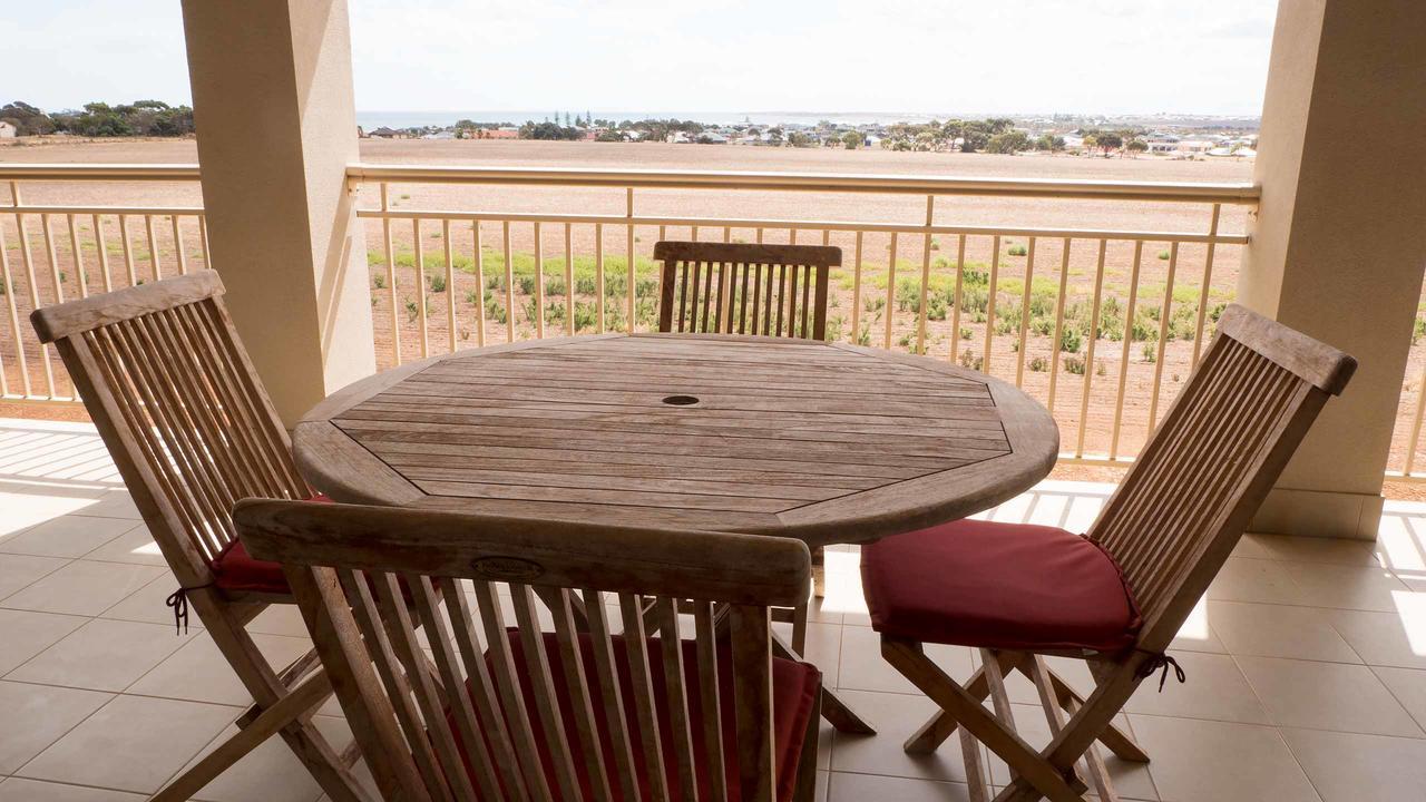 Rezare House Bed & Breakfast Уолару Екстериор снимка