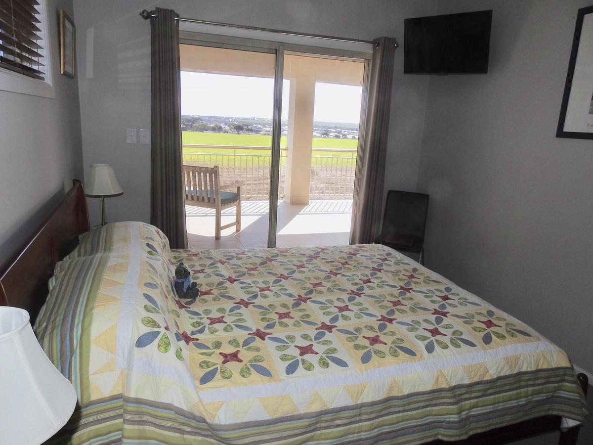 Rezare House Bed & Breakfast Уолару Екстериор снимка