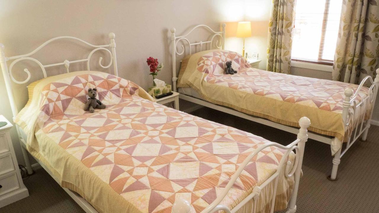 Rezare House Bed & Breakfast Уолару Екстериор снимка